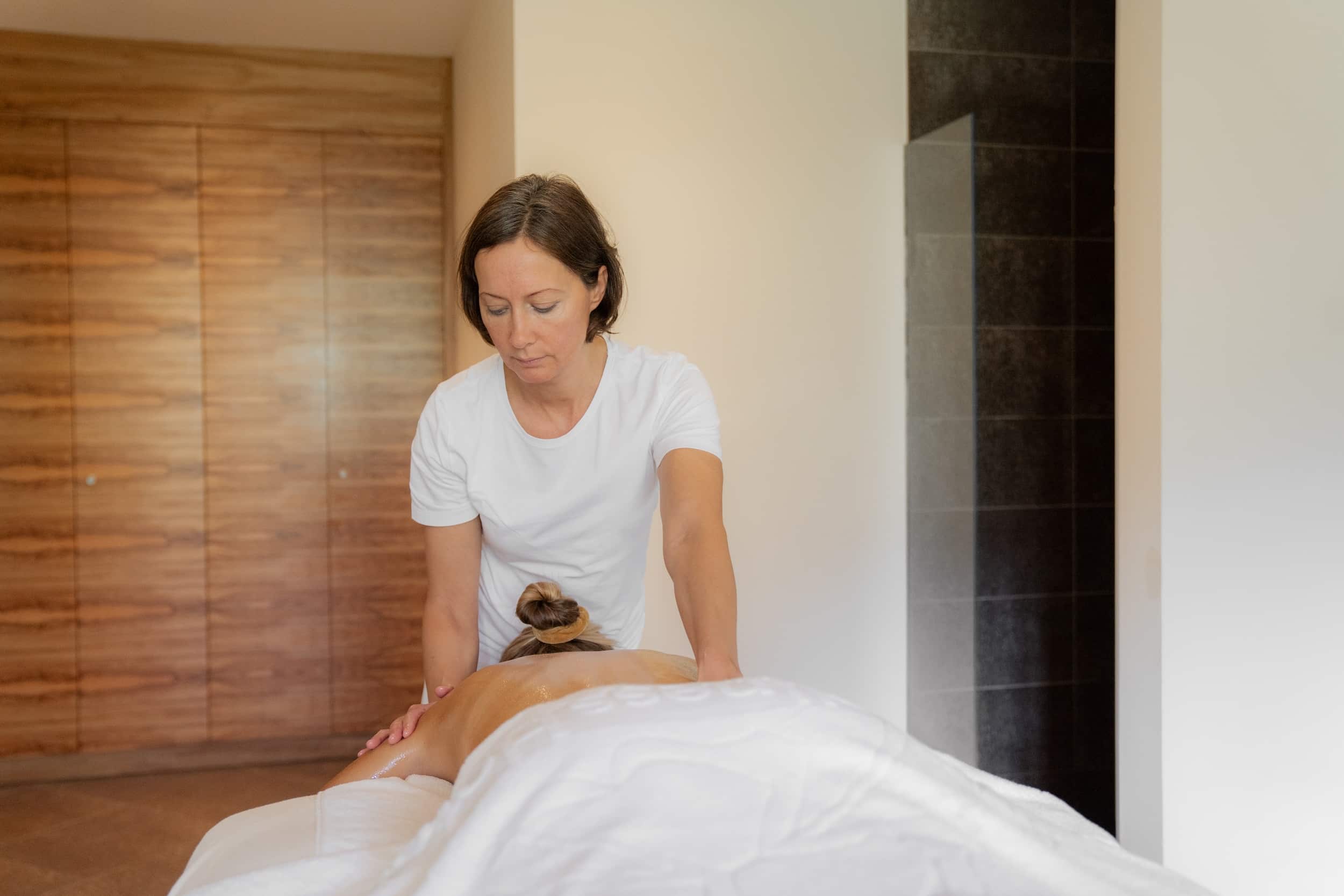 Wohltuende Massage und Beautybehandlungen im Wellnesshotel Alpbacherhof in Tirol