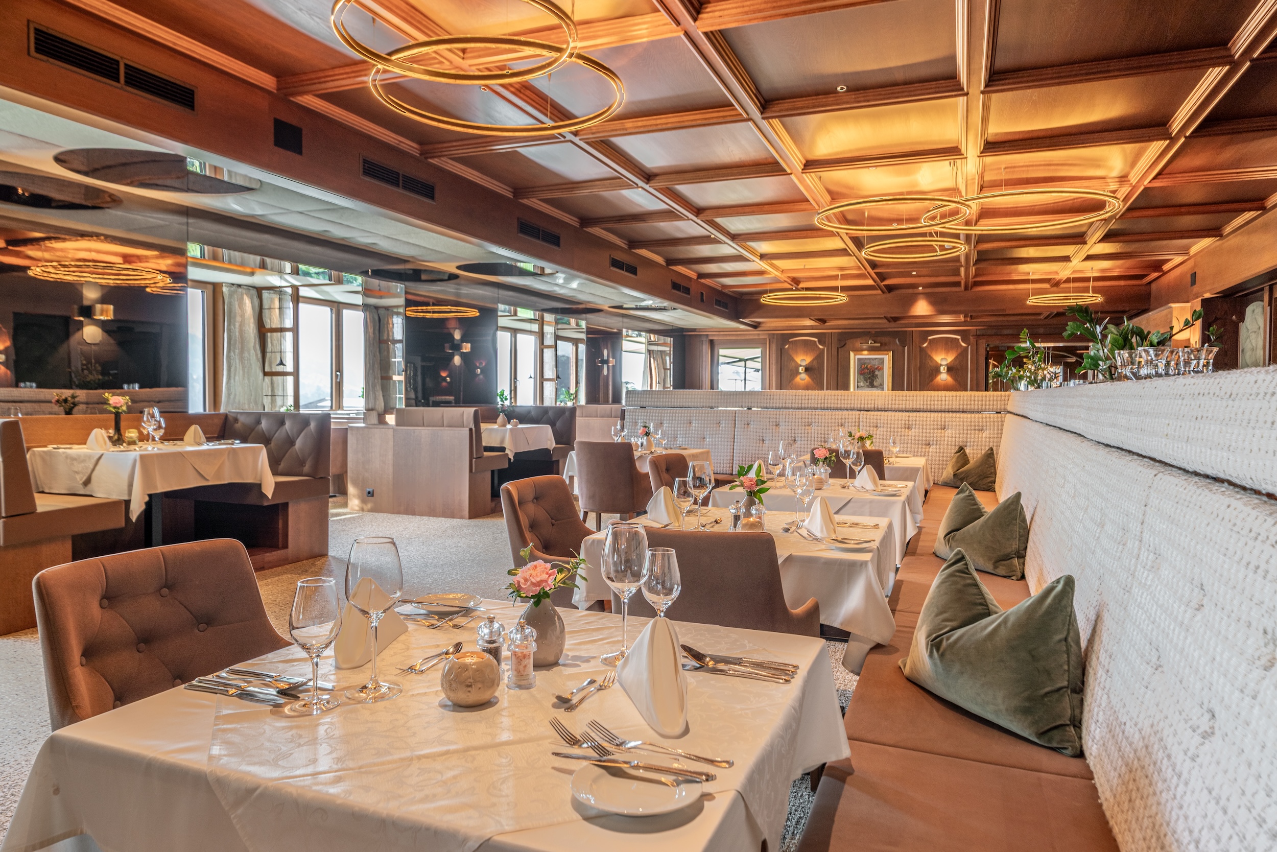 Hotel mit Restaurant und Verwöhnpension mit Panoramablick in Tirol